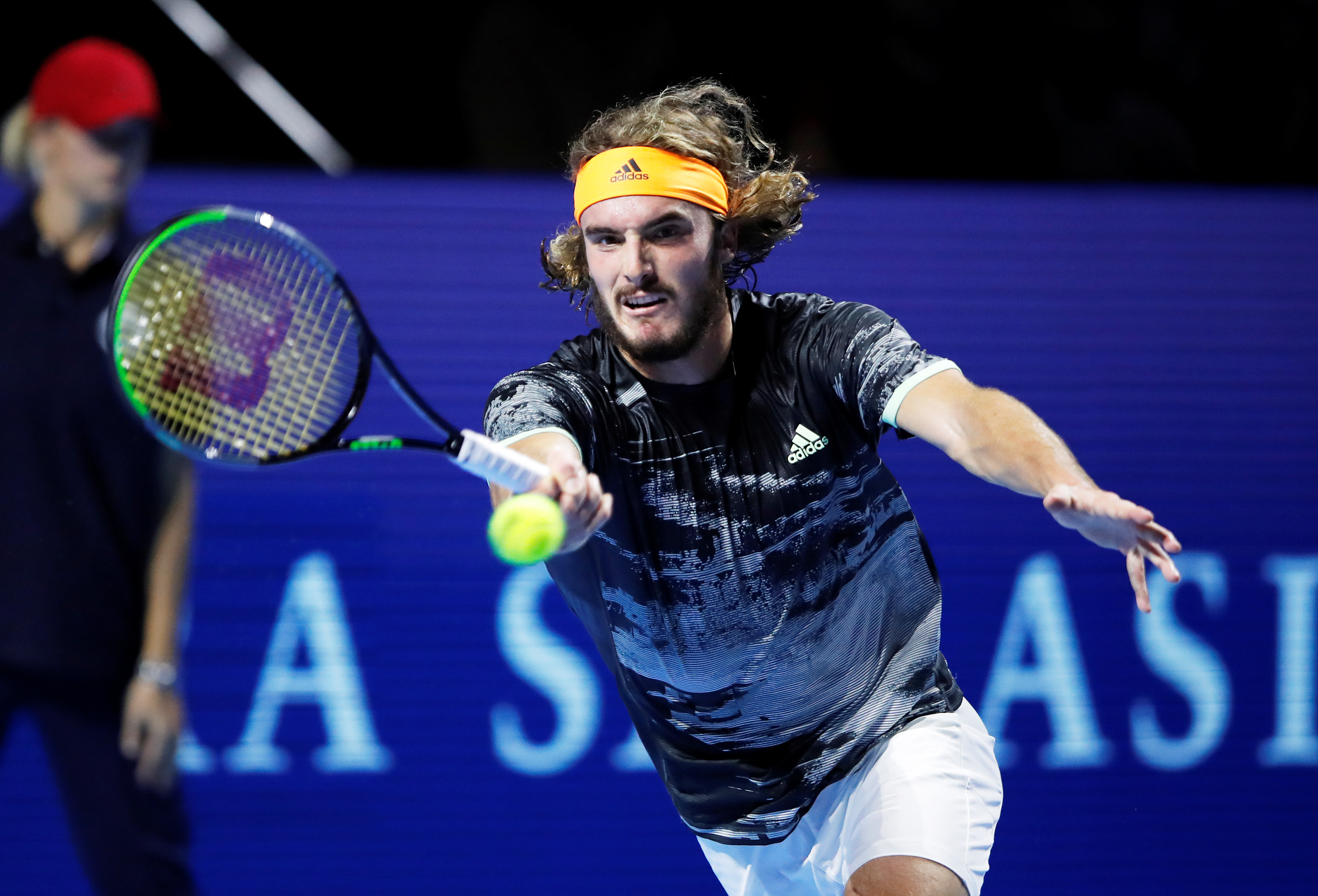 爱游戏下载-世界网球队横扫西班牙网球队，费德勒统治全场