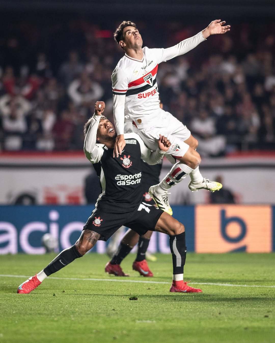 巴萨翻盘马德里竞技,若日尼奥点燃赛场 巴萨翻盘马德里竞技,若日尼奥点燃赛场