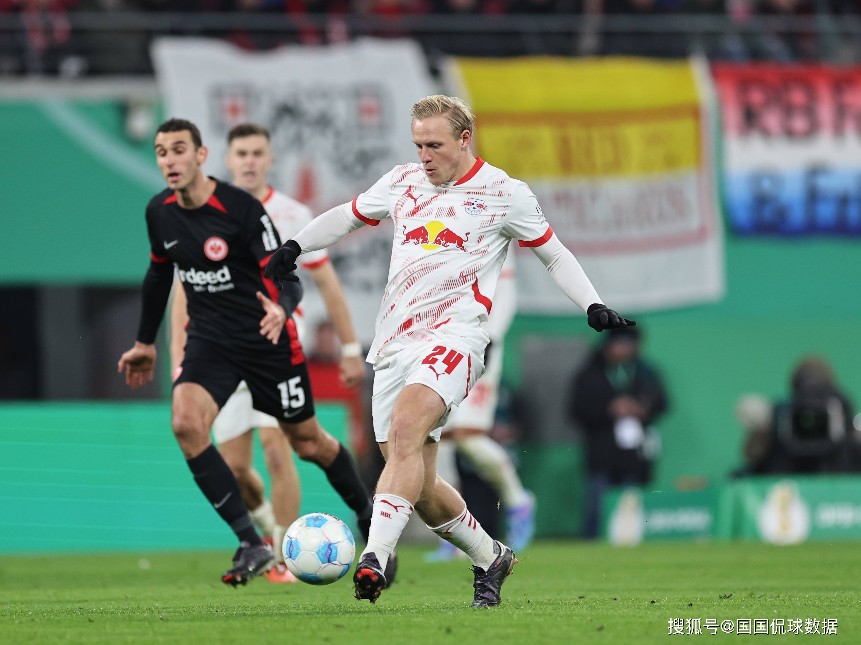 爱游戏官网-法国碾压莱比锡红牛，卡拉斯科点燃赛场