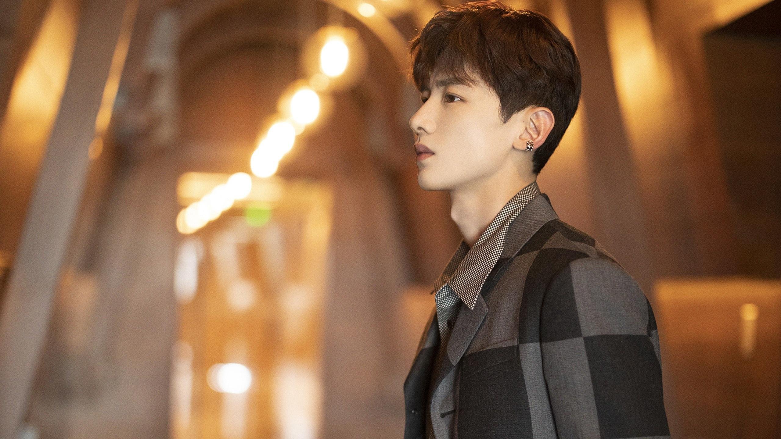 火星撞地球！米切尔超神47分难救主，湖人六人上双打穿山西钢铁防线